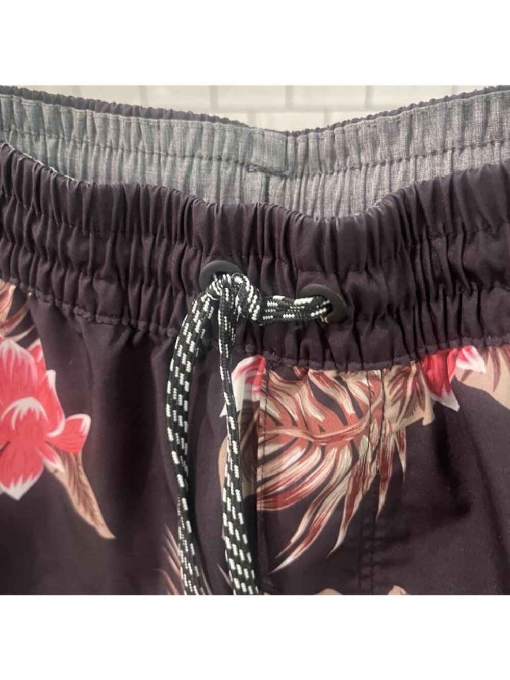 Hurley Swim Shorts Mens Small Black Floral Hawaiian Lined Pockets Quick Dry - Picture 4 of 12